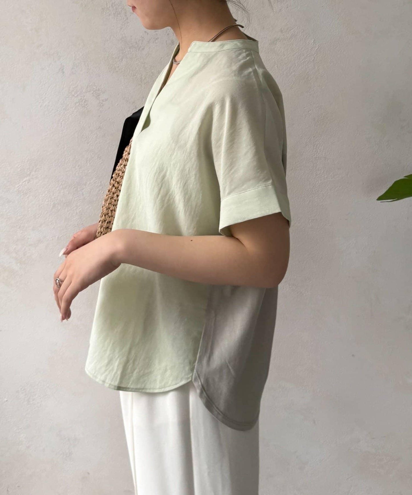 前褶透紗設計襯衫