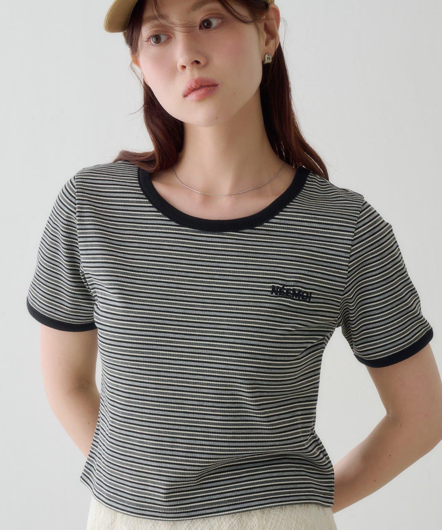 條紋刺繡 TEE T恤
