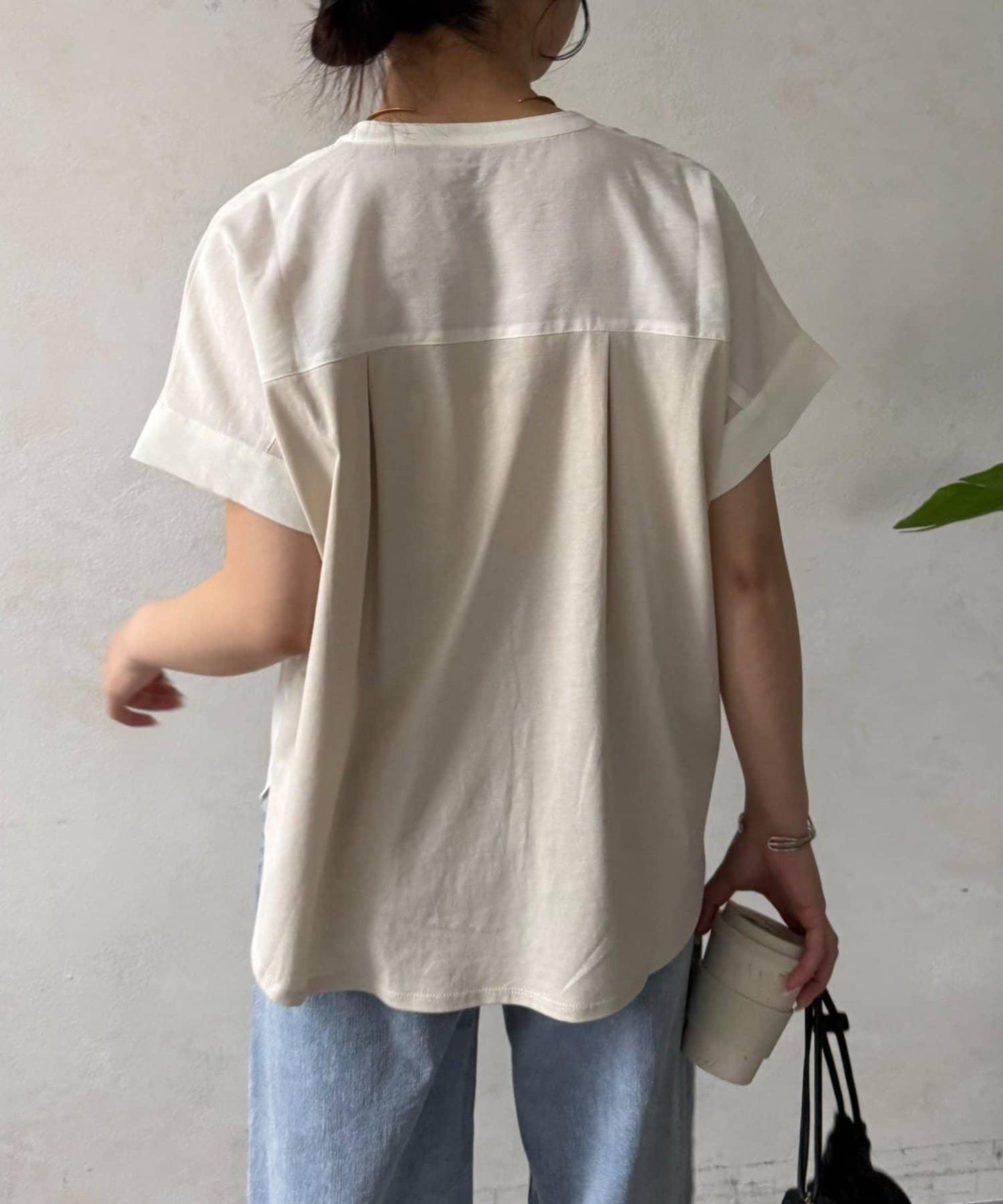 前褶透紗設計襯衫