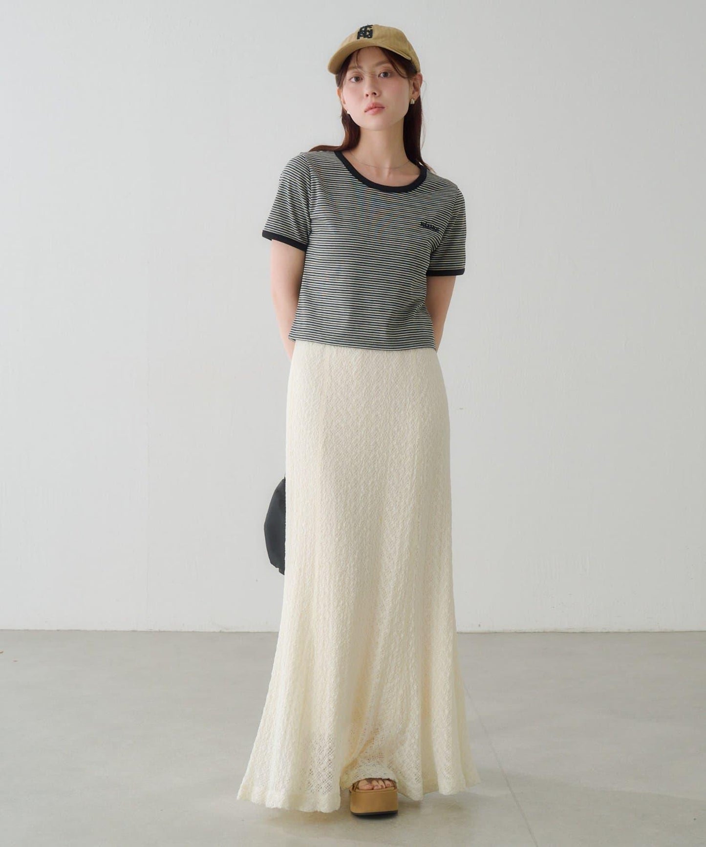條紋刺繡 TEE T恤