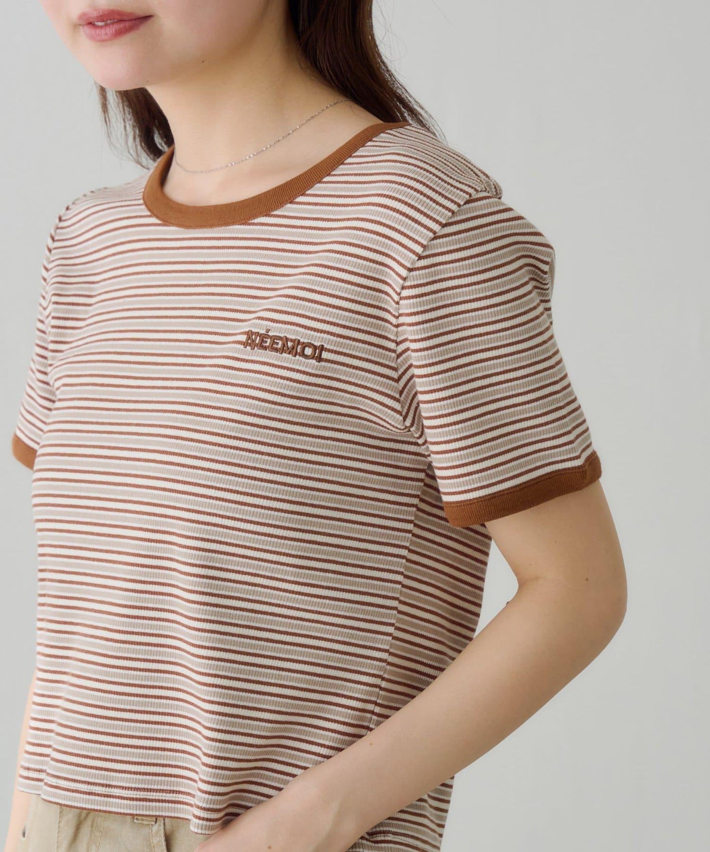條紋刺繡 TEE T恤