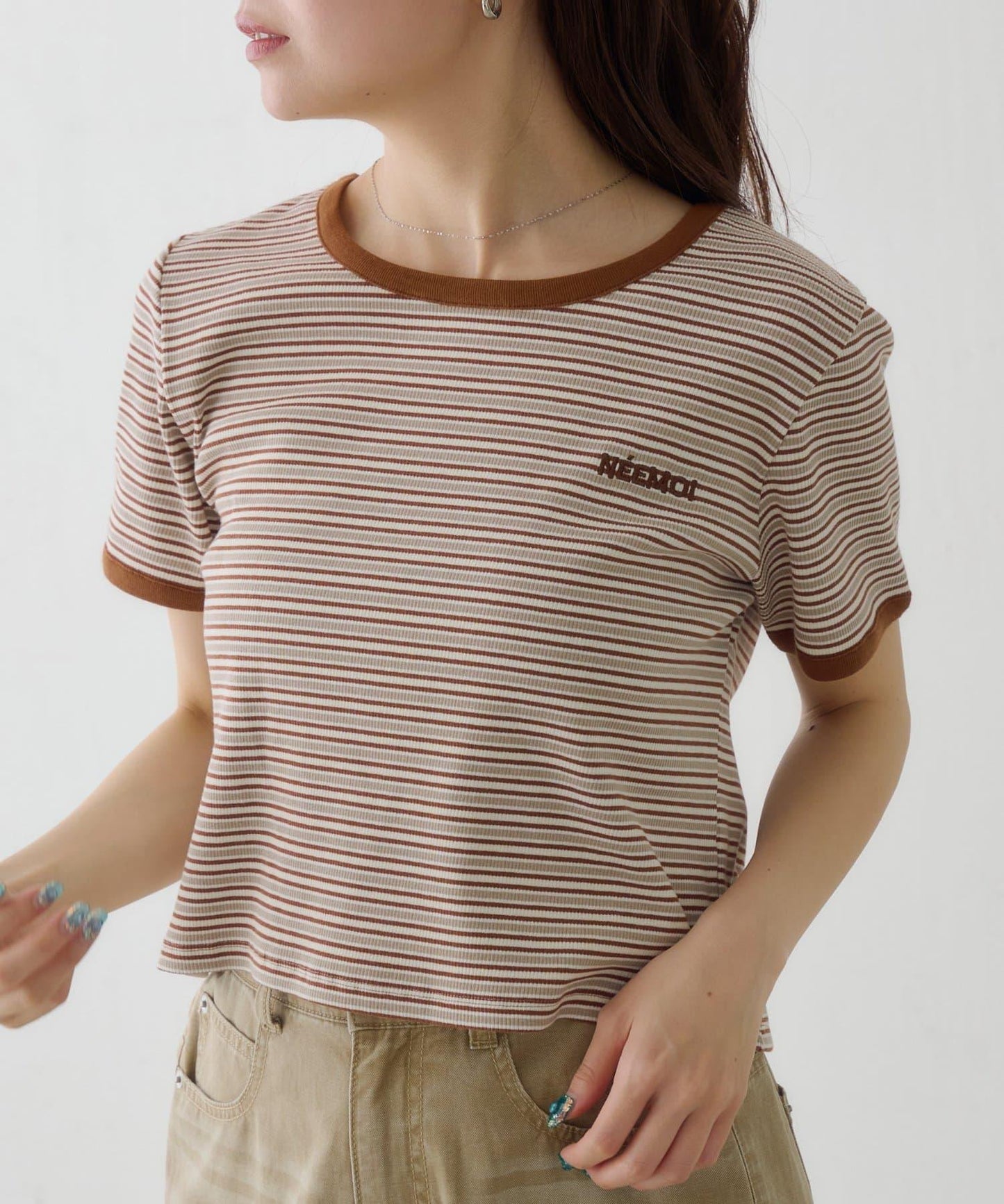 條紋刺繡 TEE T恤
