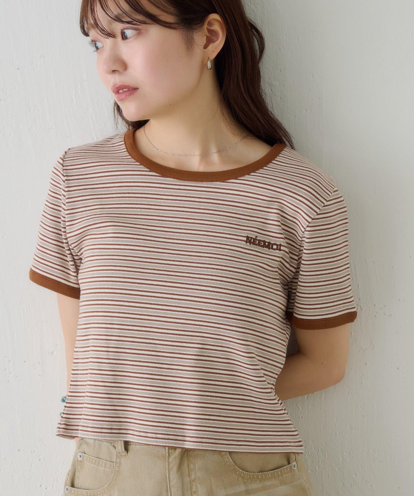 條紋刺繡 TEE T恤