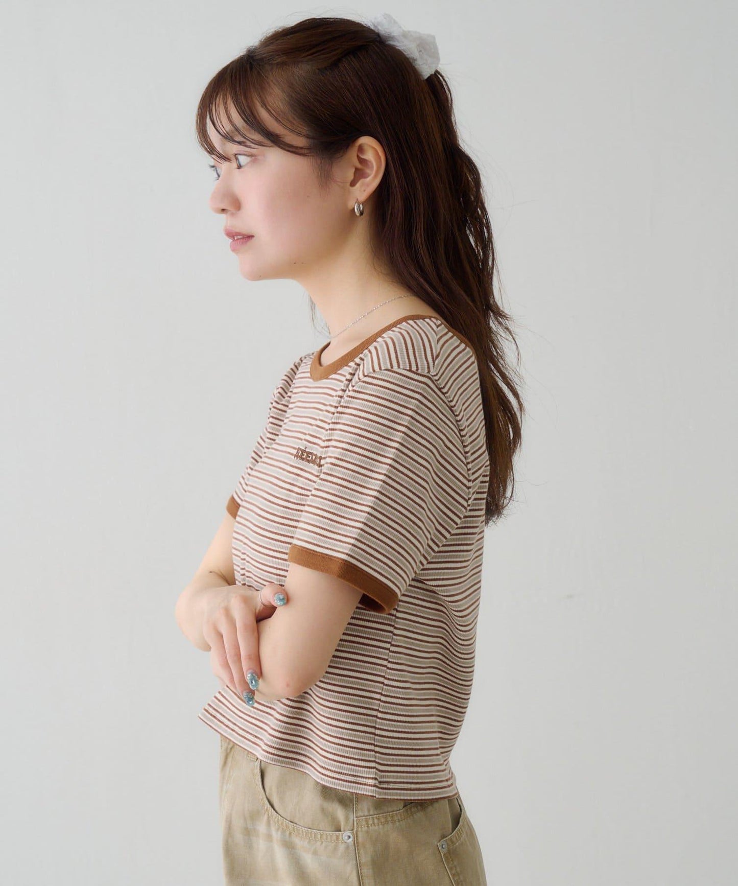 條紋刺繡 TEE T恤