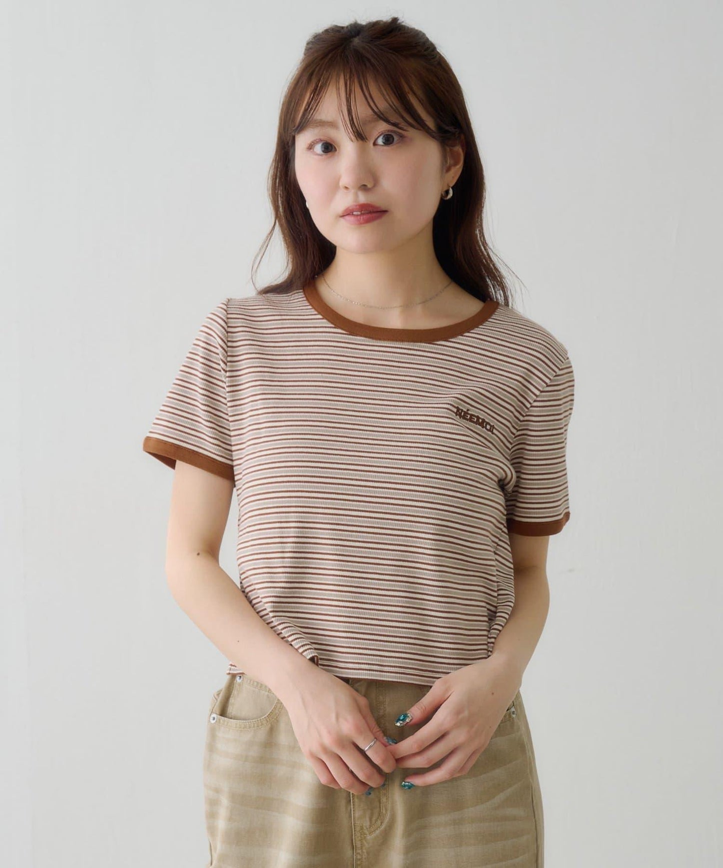 條紋刺繡 TEE T恤
