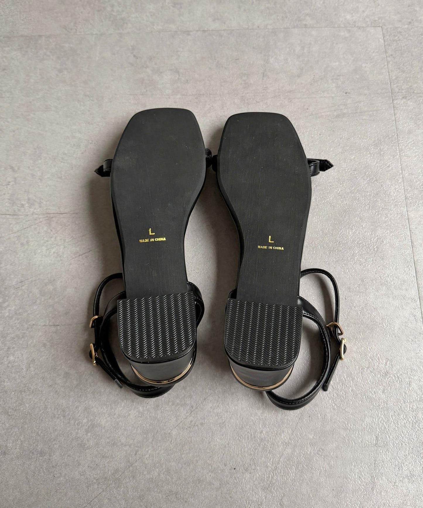 GLD線條綁帶涼鞋