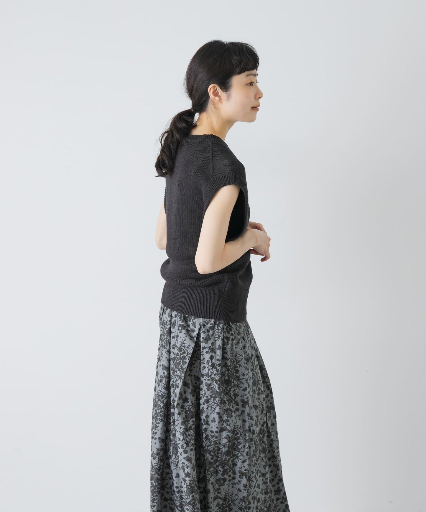 COTTON NO-SLEEVE KNIT 無袖針織上衣