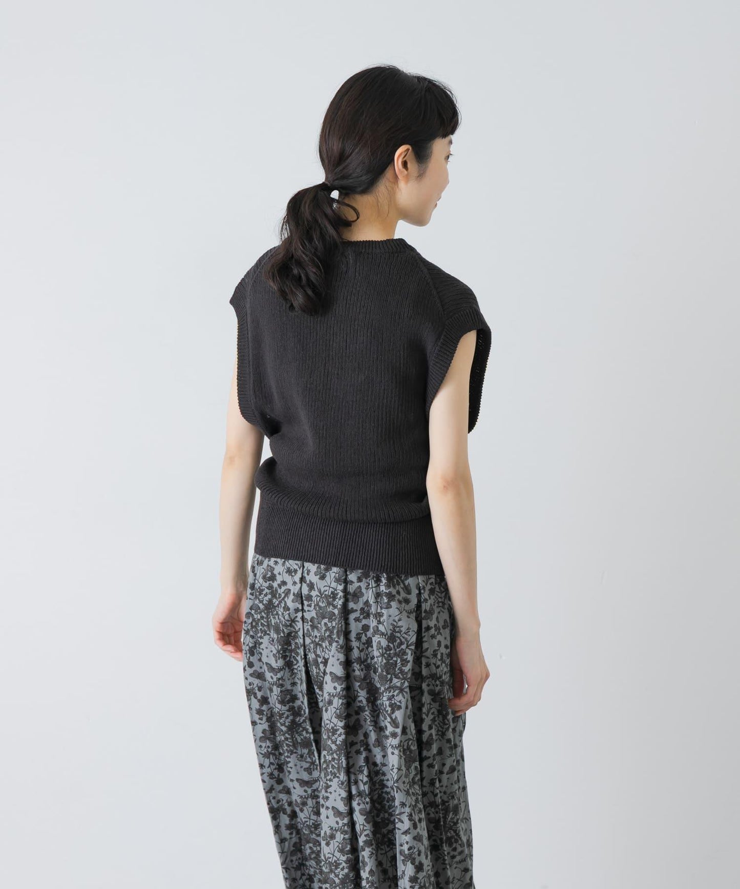 COTTON NO-SLEEVE KNIT 無袖針織上衣