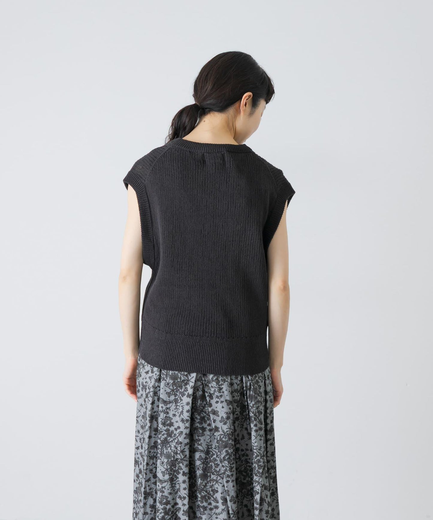 COTTON NO-SLEEVE KNIT 無袖針織上衣