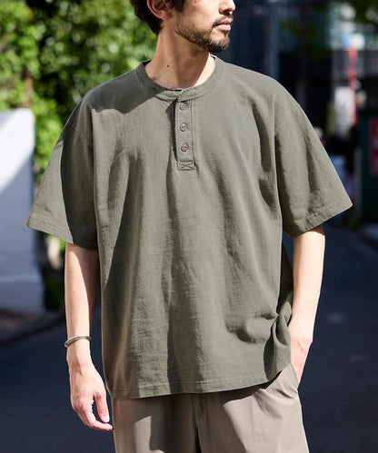 HEAVY WEIGHT/ヘビーウェイト 顏料染色 短袖 Henley neck 10.5オンス T恤