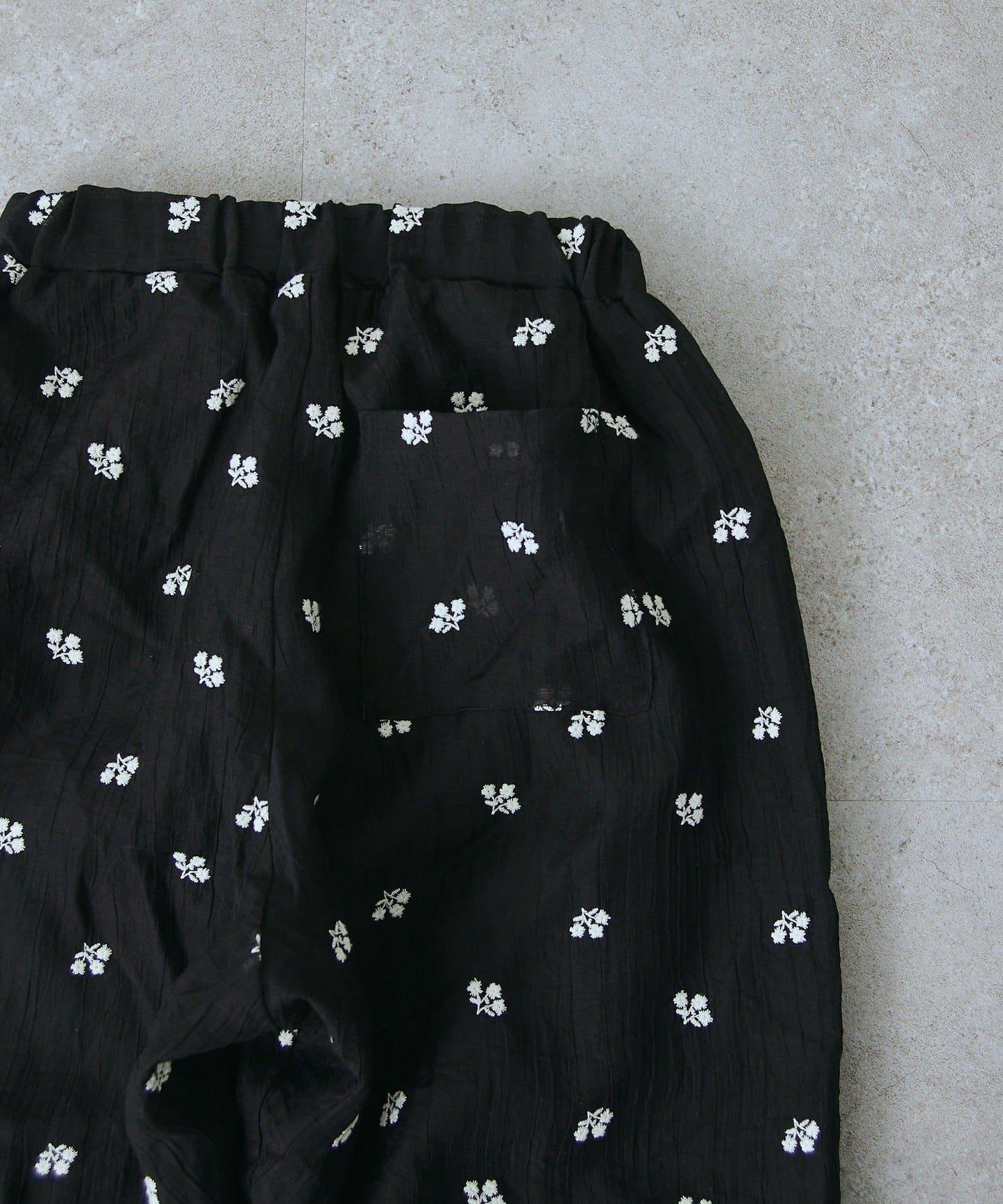 花朵刺繡滾邊 兒童褲子