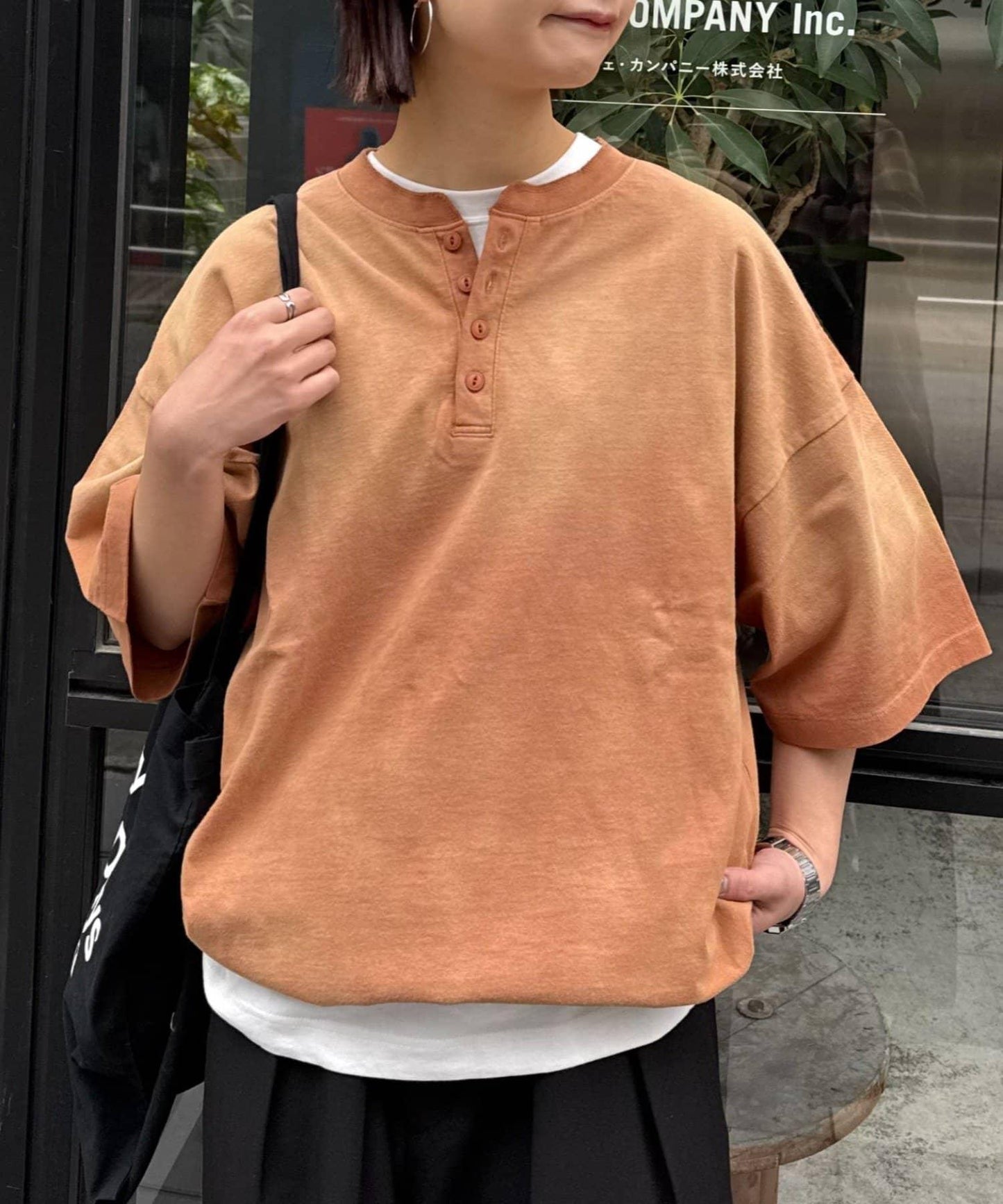 UNISEX 噴染工藝 亨利領 TEE T恤
