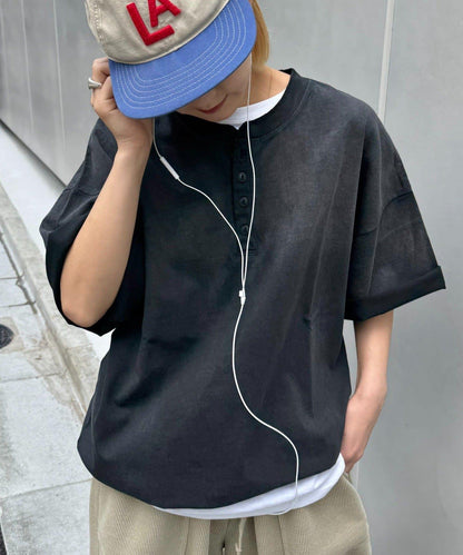 UNISEX 噴染工藝 亨利領 TEE T恤