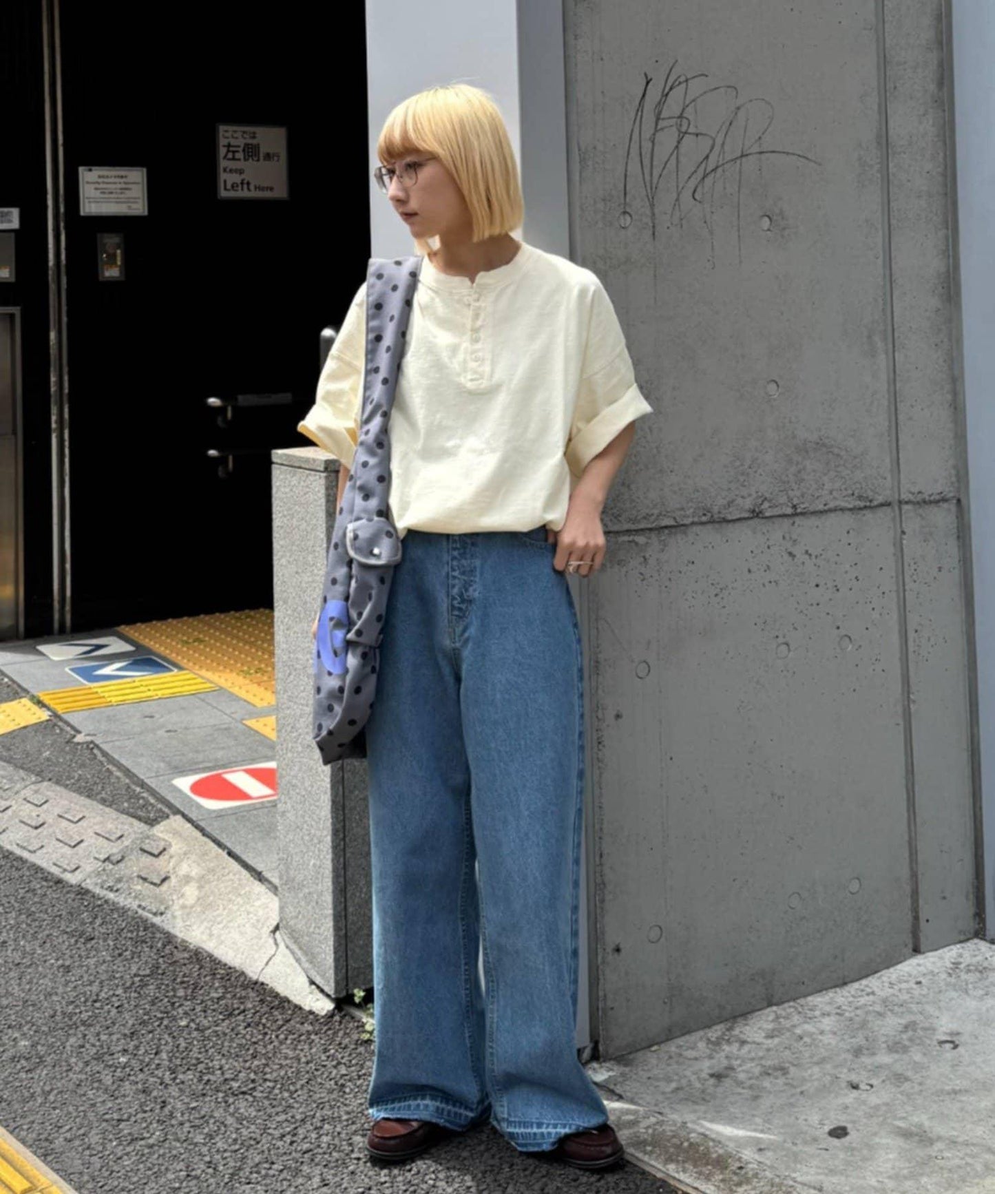 UNISEX 噴染工藝 亨利領 TEE T恤