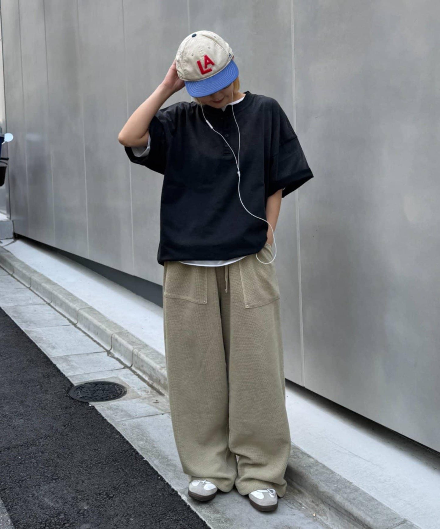 UNISEX 噴染工藝 亨利領 TEE T恤