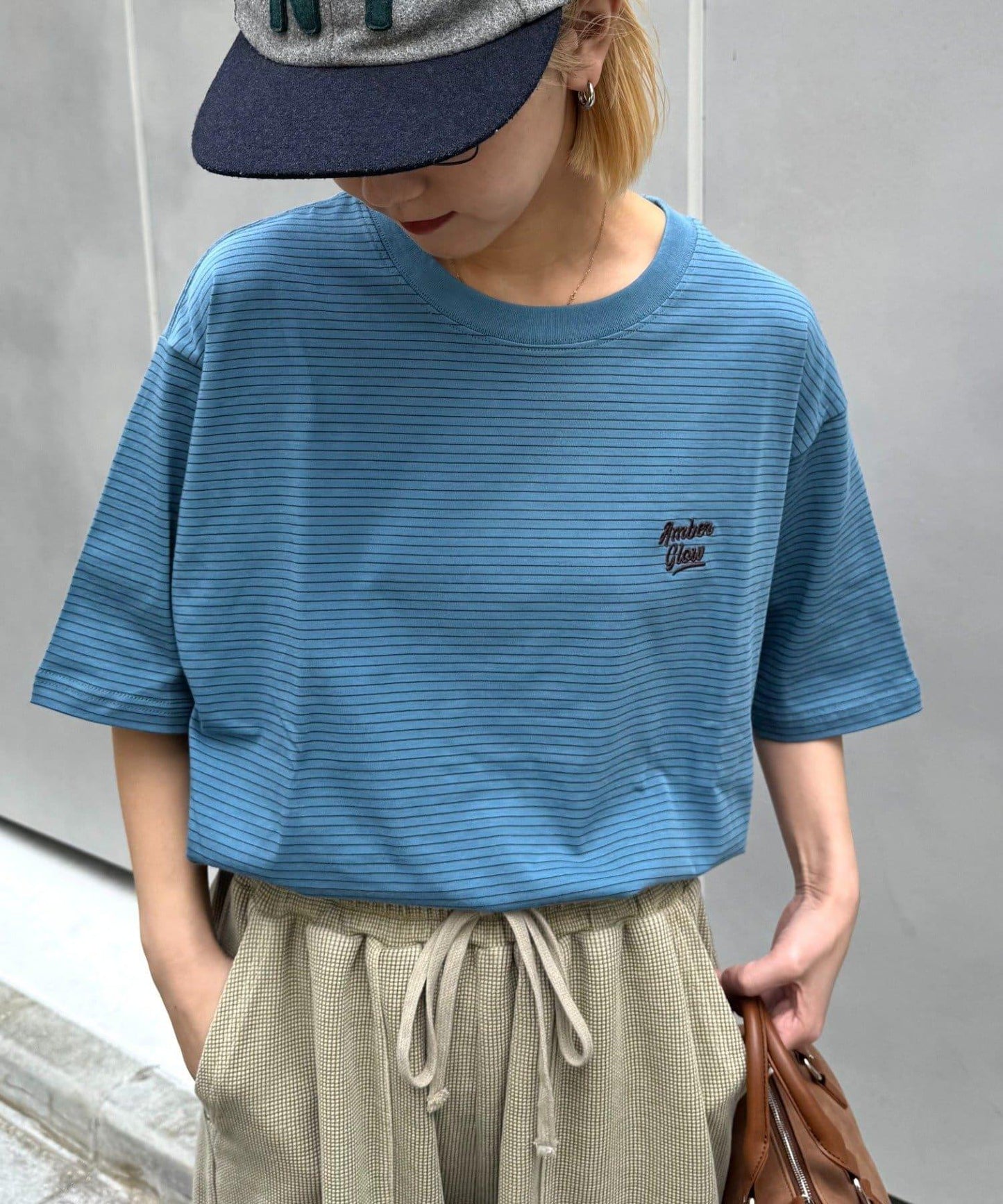 UNISEX 細條紋單點刺繡Logo T恤