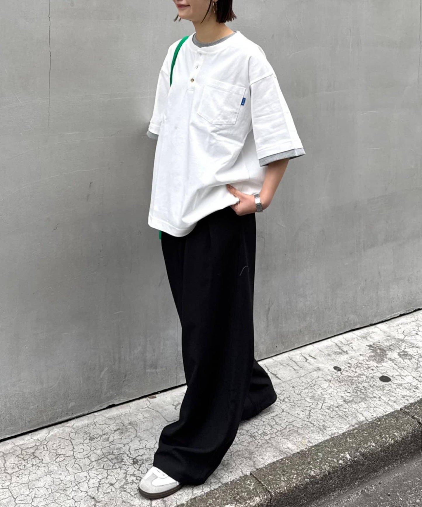 UNISEX 防汗漬 層疊效果亨利領TEE