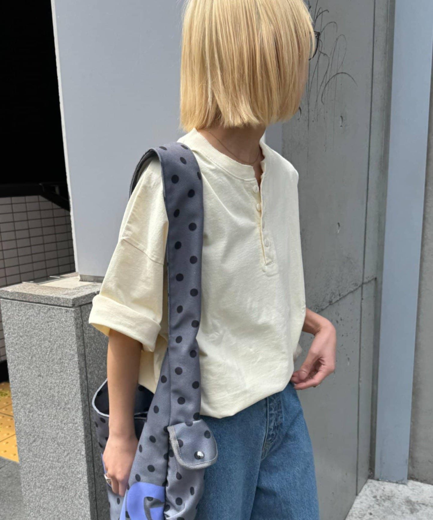 UNISEX 噴染工藝 亨利領 TEE T恤