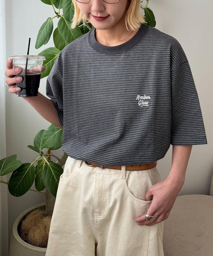 UNISEX 細條紋單點刺繡Logo T恤