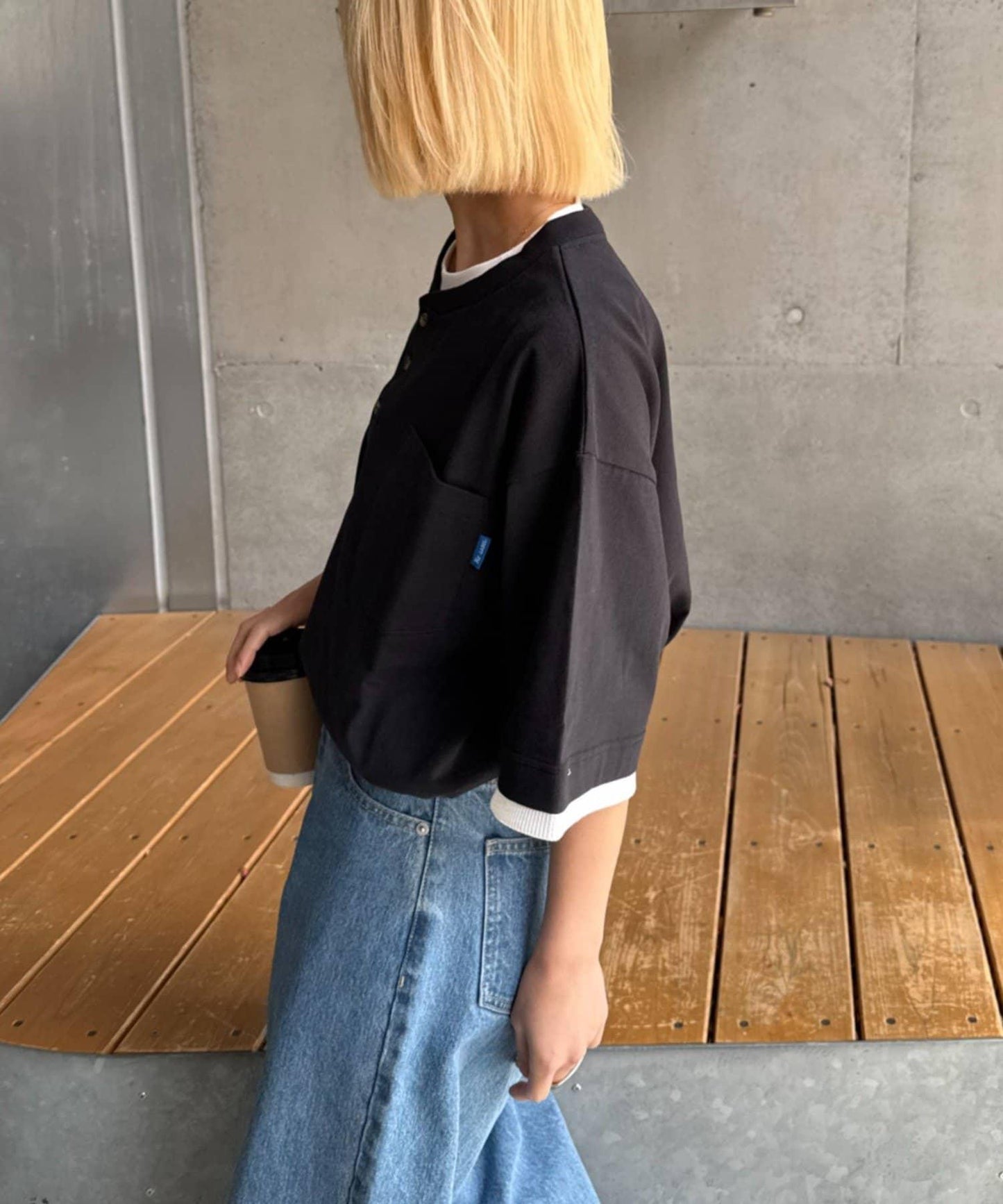 UNISEX 防汗漬 層疊效果亨利領TEE