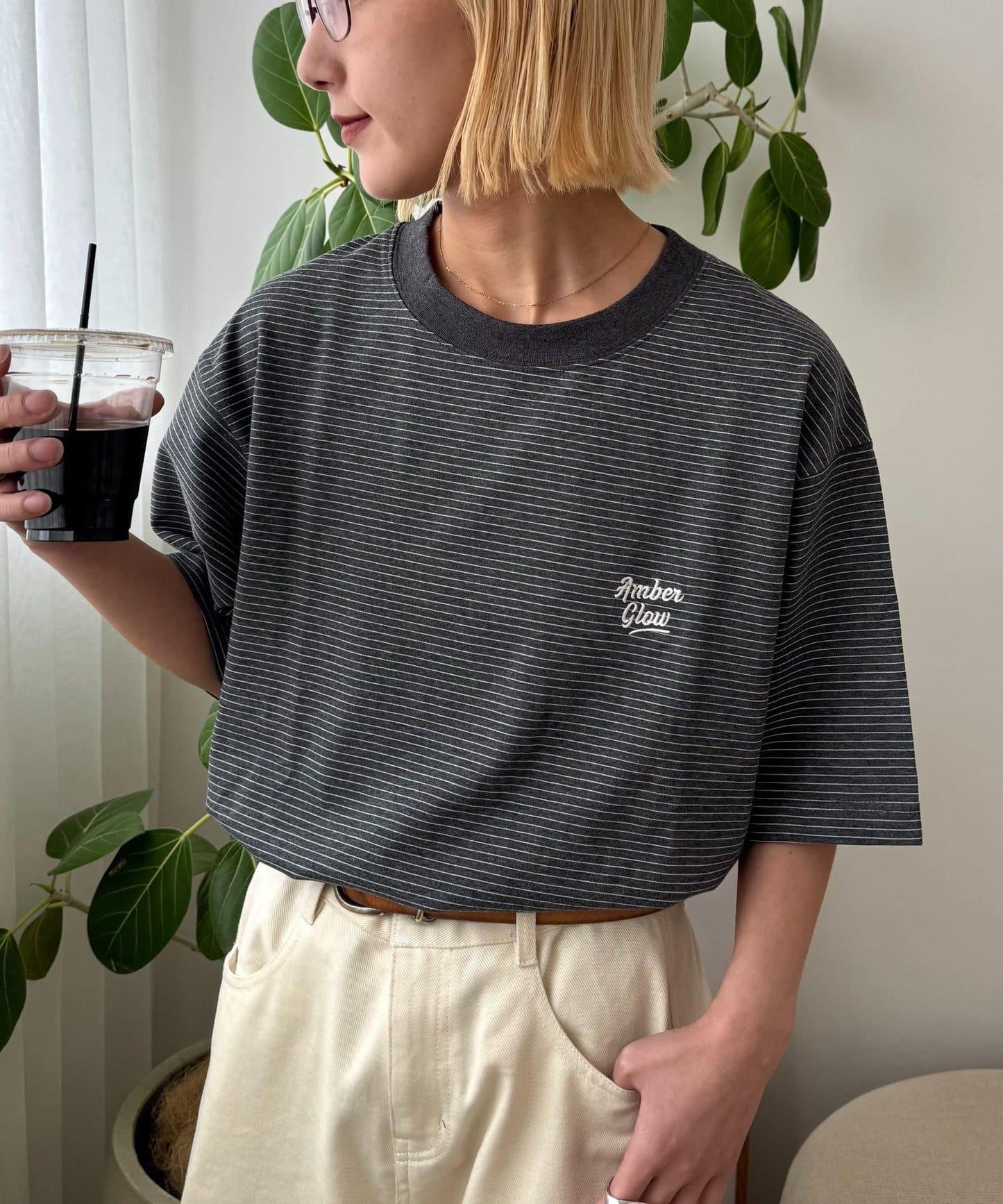 UNISEX 細條紋單點刺繡Logo T恤