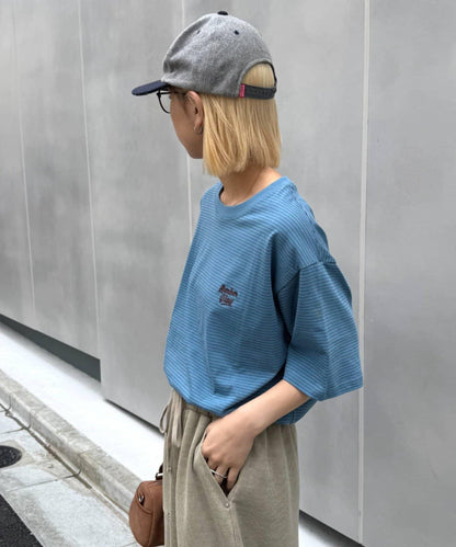 UNISEX 細條紋單點刺繡Logo T恤