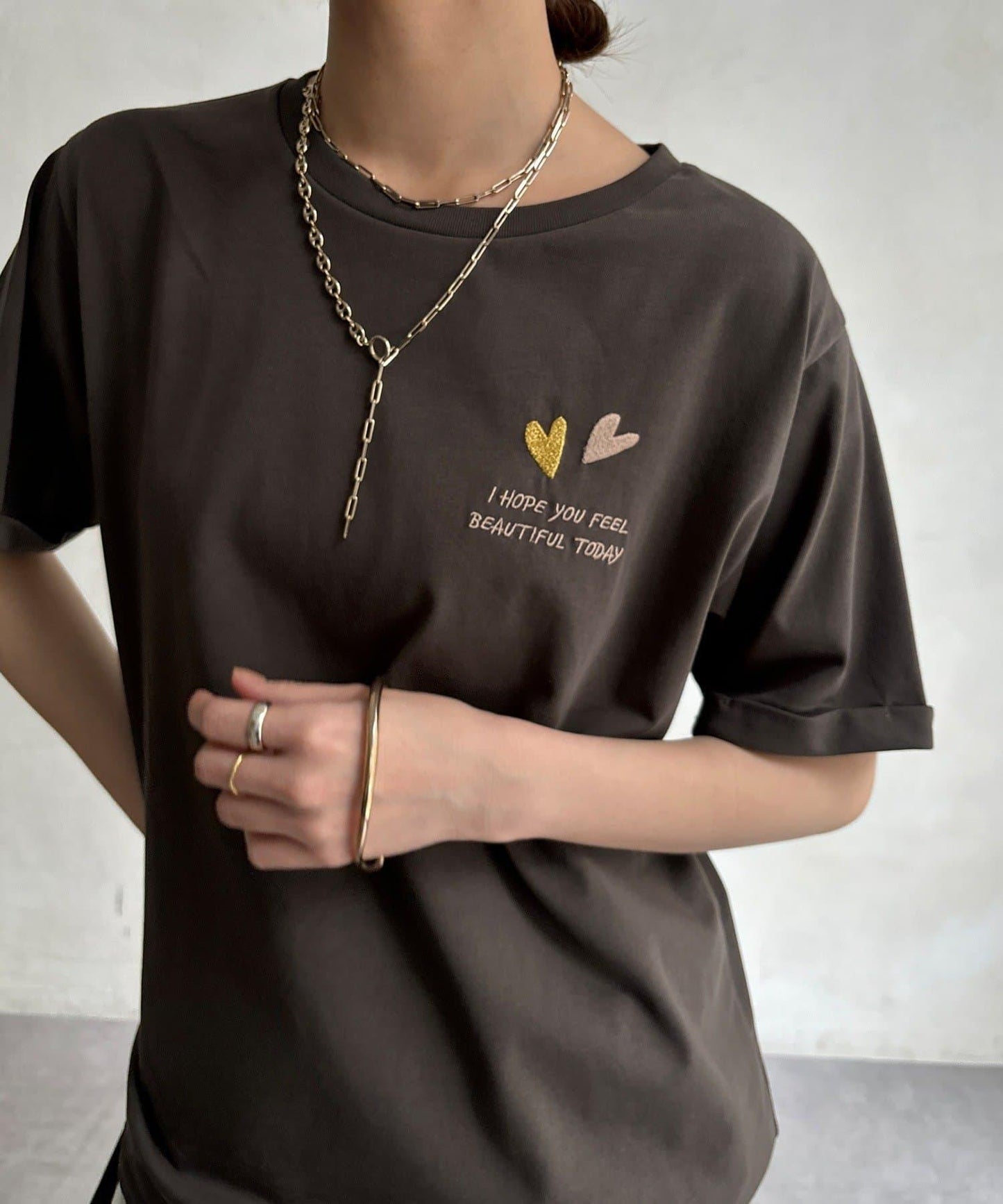 心形與LOGO刺繡T恤（網絡）