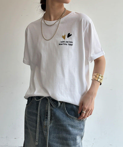 心形與LOGO刺繡T恤（網絡）