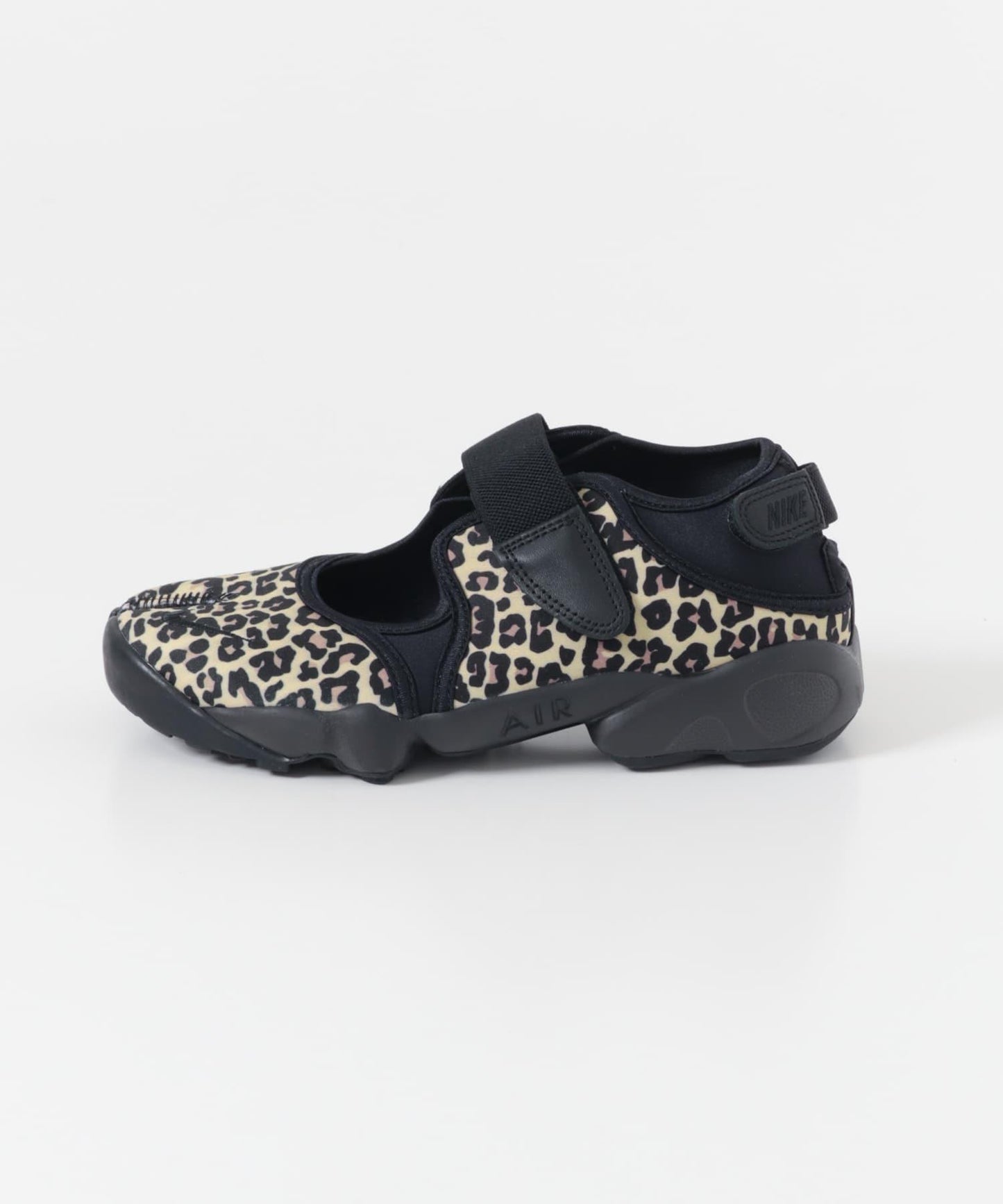 NIKE Air Rift