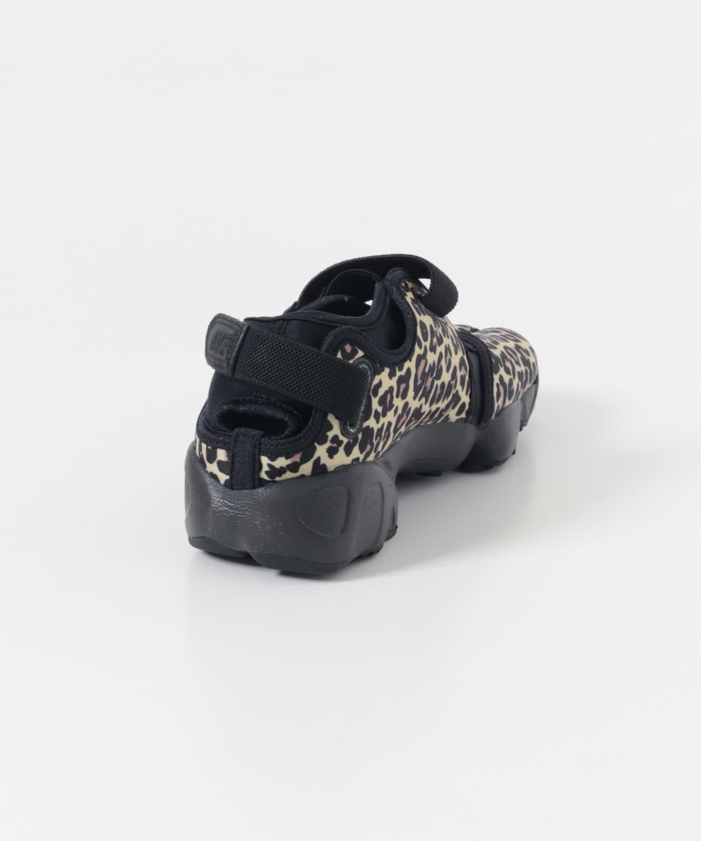 NIKE Air Rift