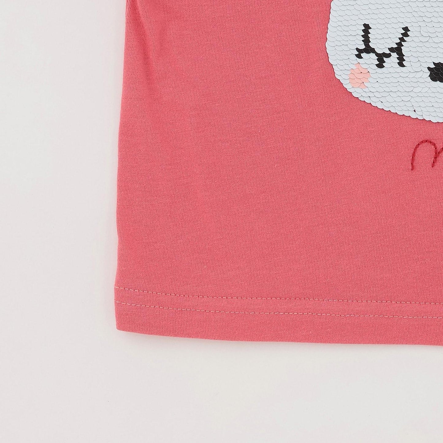 mimiちゃん 亮片刺繡 T恤