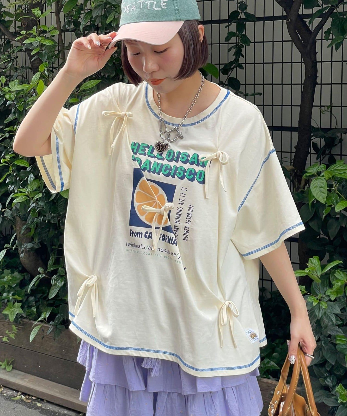 HELLO.SANFRANCISCO 褶飾蝴蝶結印花 短袖T恤