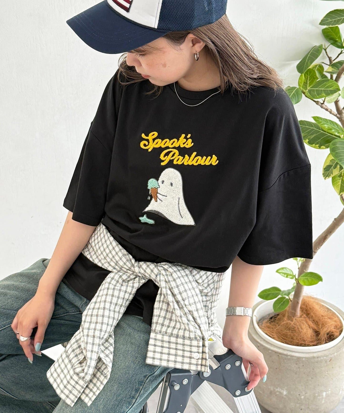 混款沙迦拉刺繡 T恤