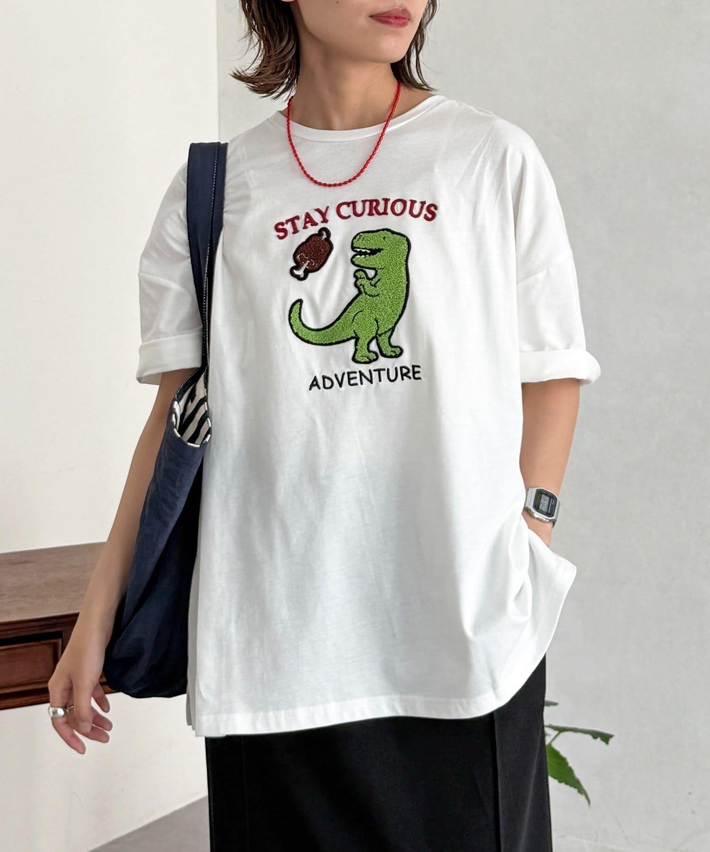 混款沙迦拉刺繡 T恤