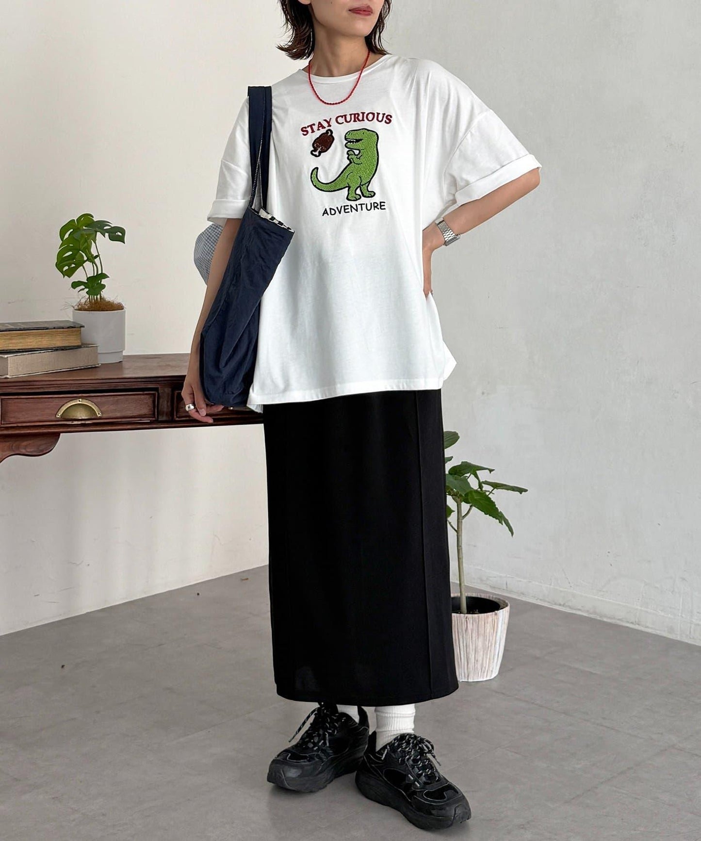 混款沙迦拉刺繡 T恤