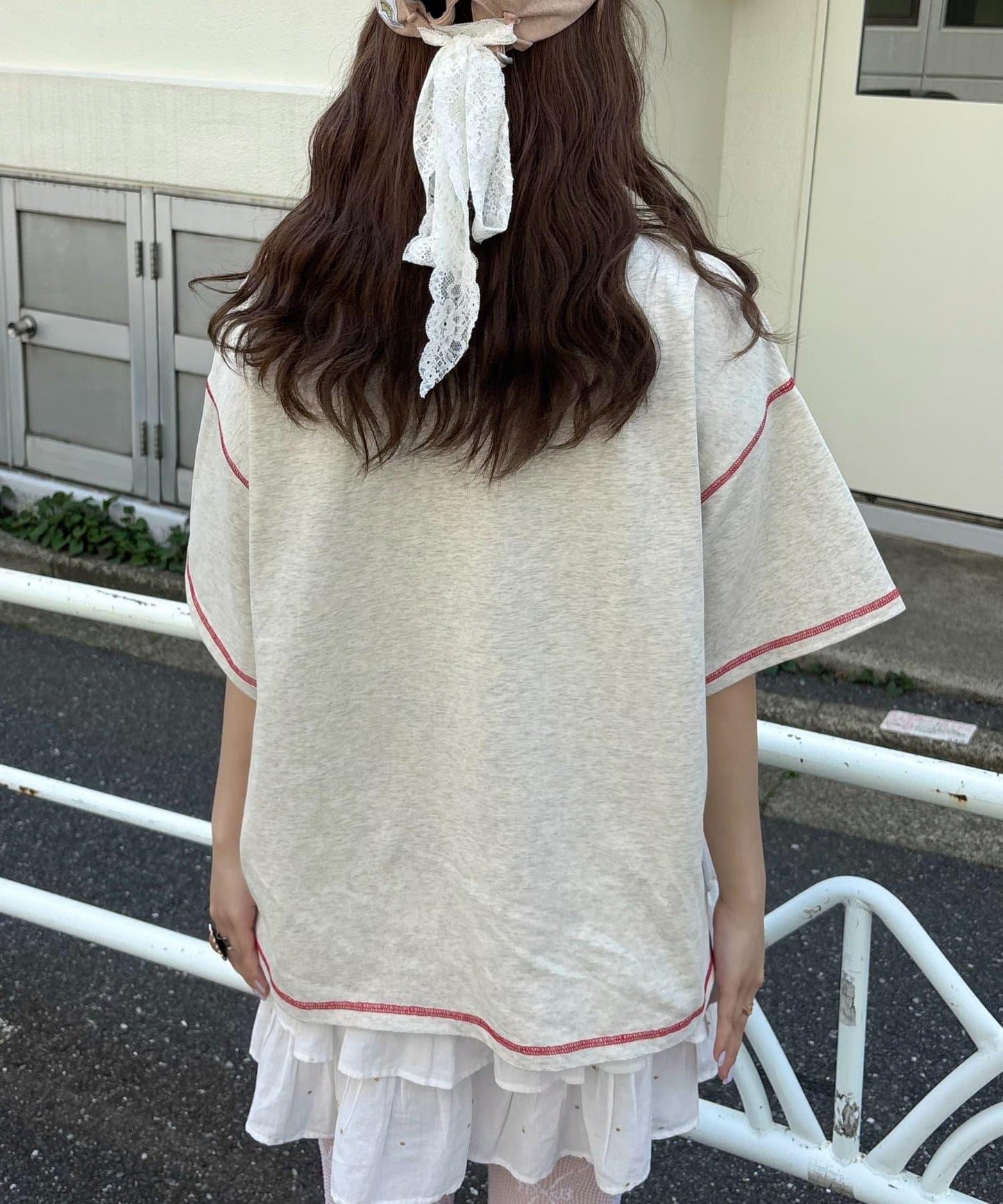 HELLO.SANFRANCISCO/ハローサンフランシスコ 褶襉蝴蝶結印花 短袖T恤