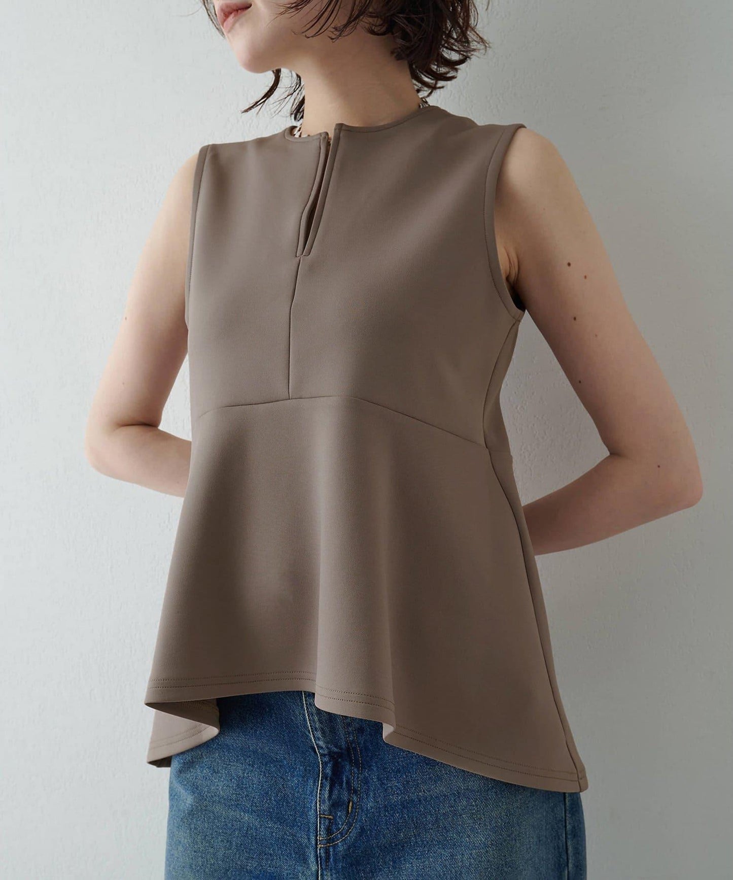 荷葉邊設計套頭上衣