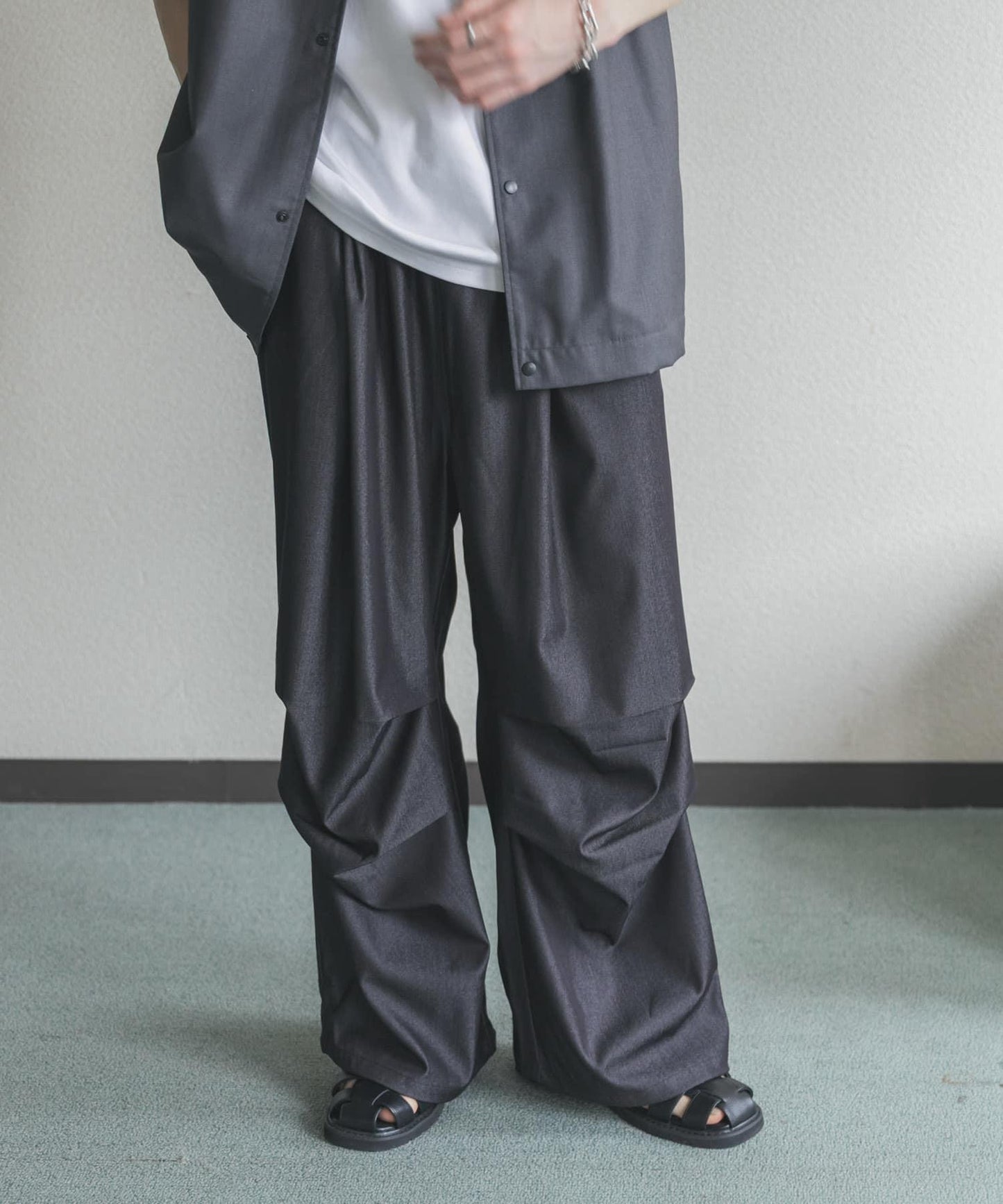 色織布降落傘休閒褲