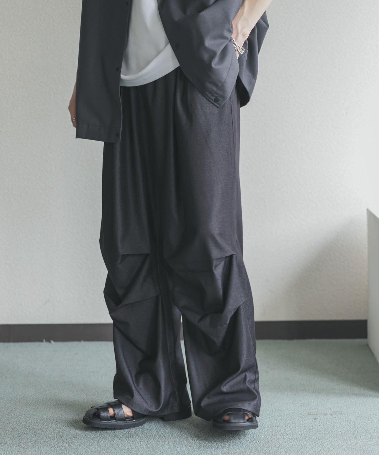 色織布降落傘休閒褲
