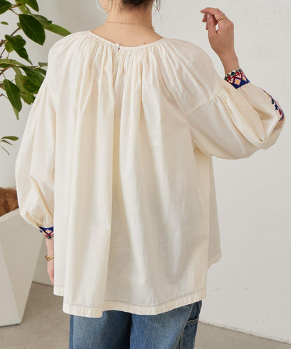 多彩刺繡 女襯衫 《近日開始》