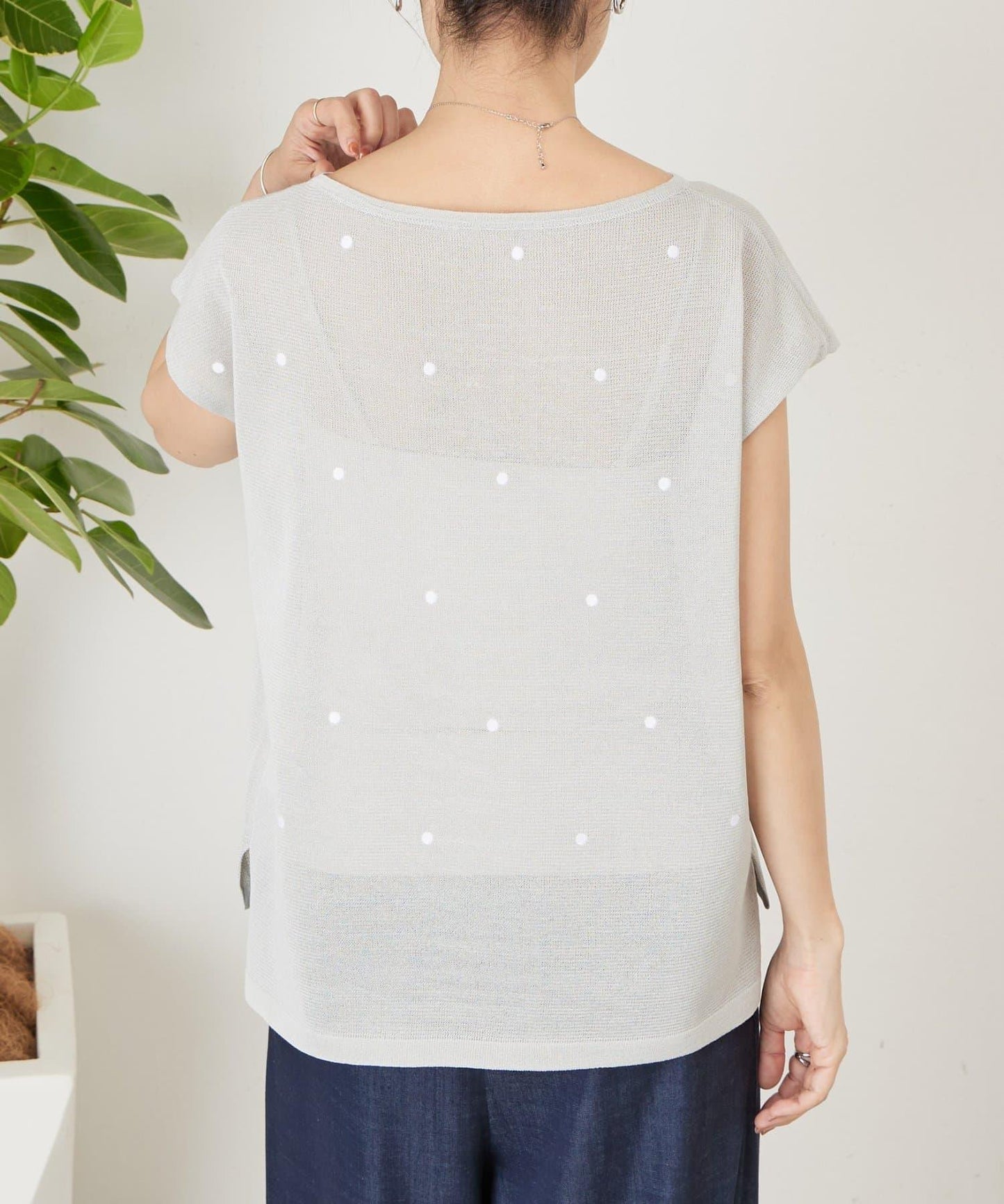 波點刺繡 針織上衣