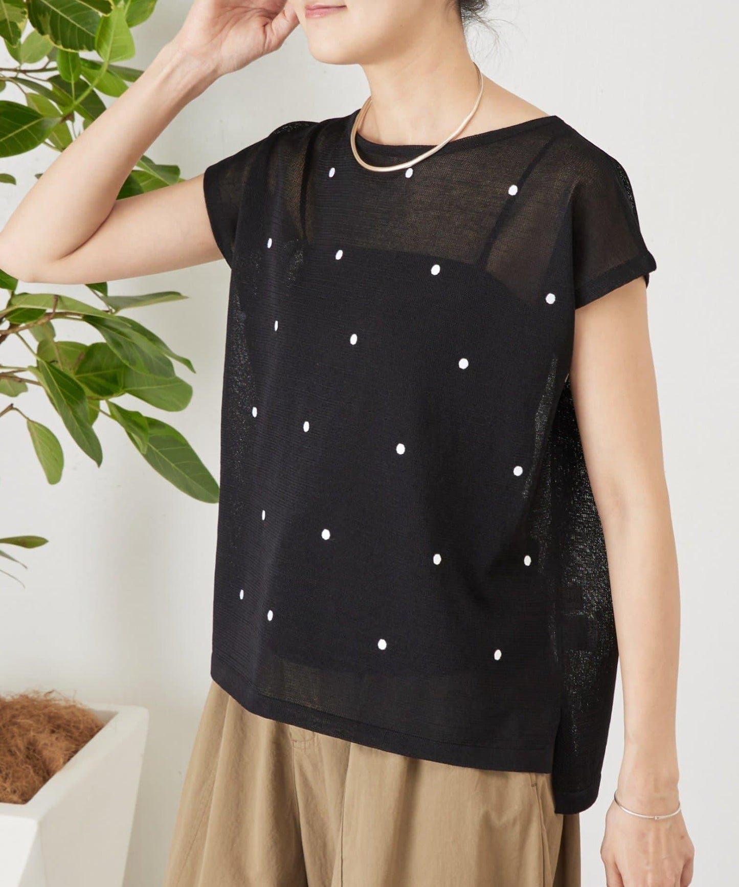 波點刺繡 針織上衣