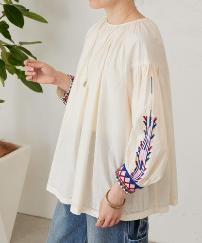 多彩刺繡 女襯衫 《近日開始》
