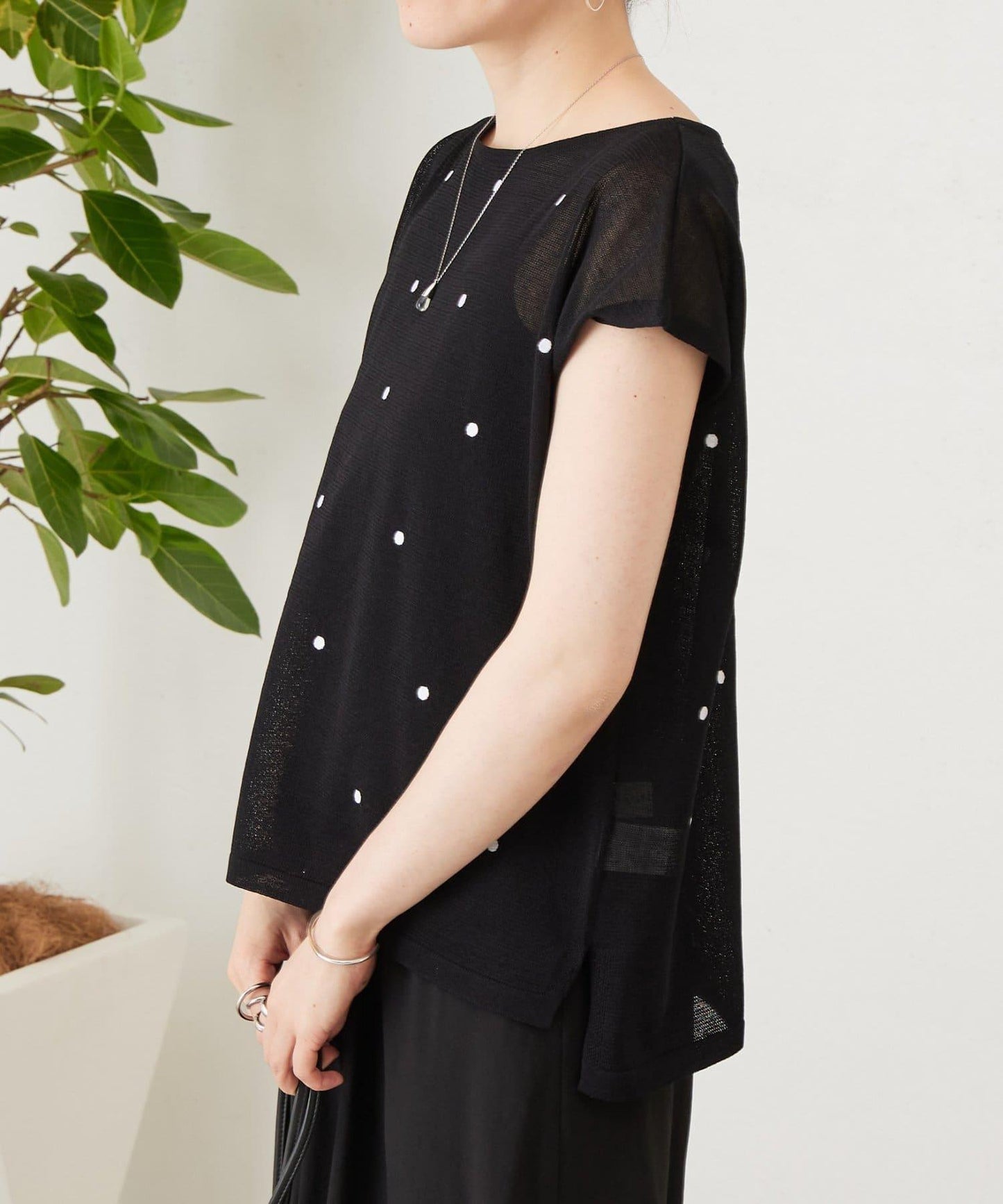 波點刺繡 針織上衣