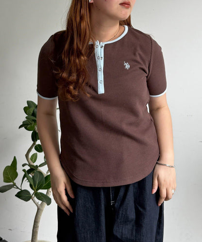 U.S. POLO ASSN. 華夫格亨利領T恤