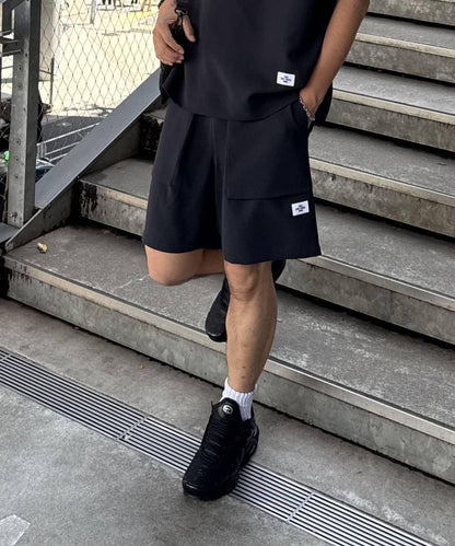乾爽觸感寬鬆休閒短褲