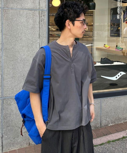 條紋/純色亨利領T恤