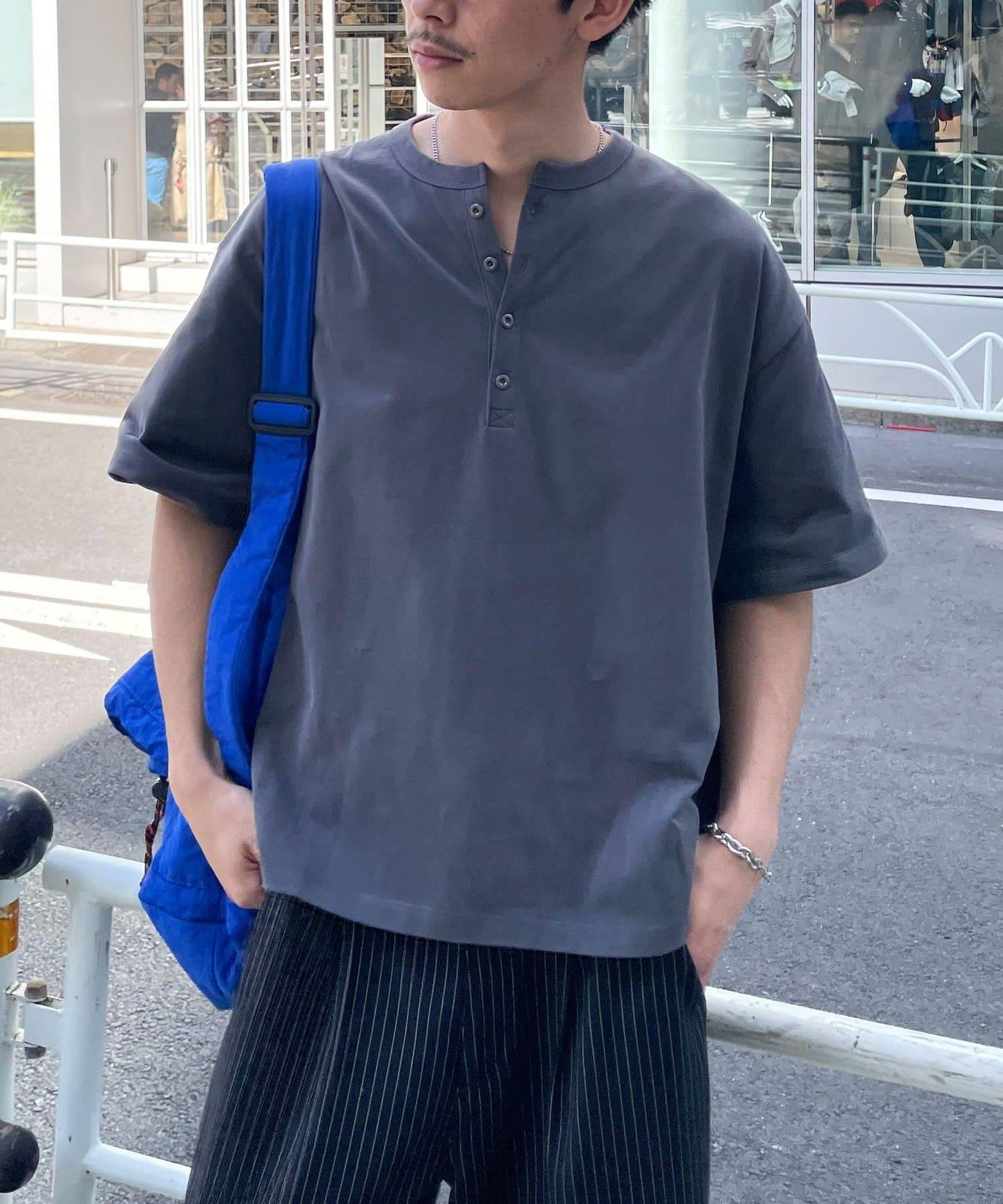 條紋/純色亨利領T恤