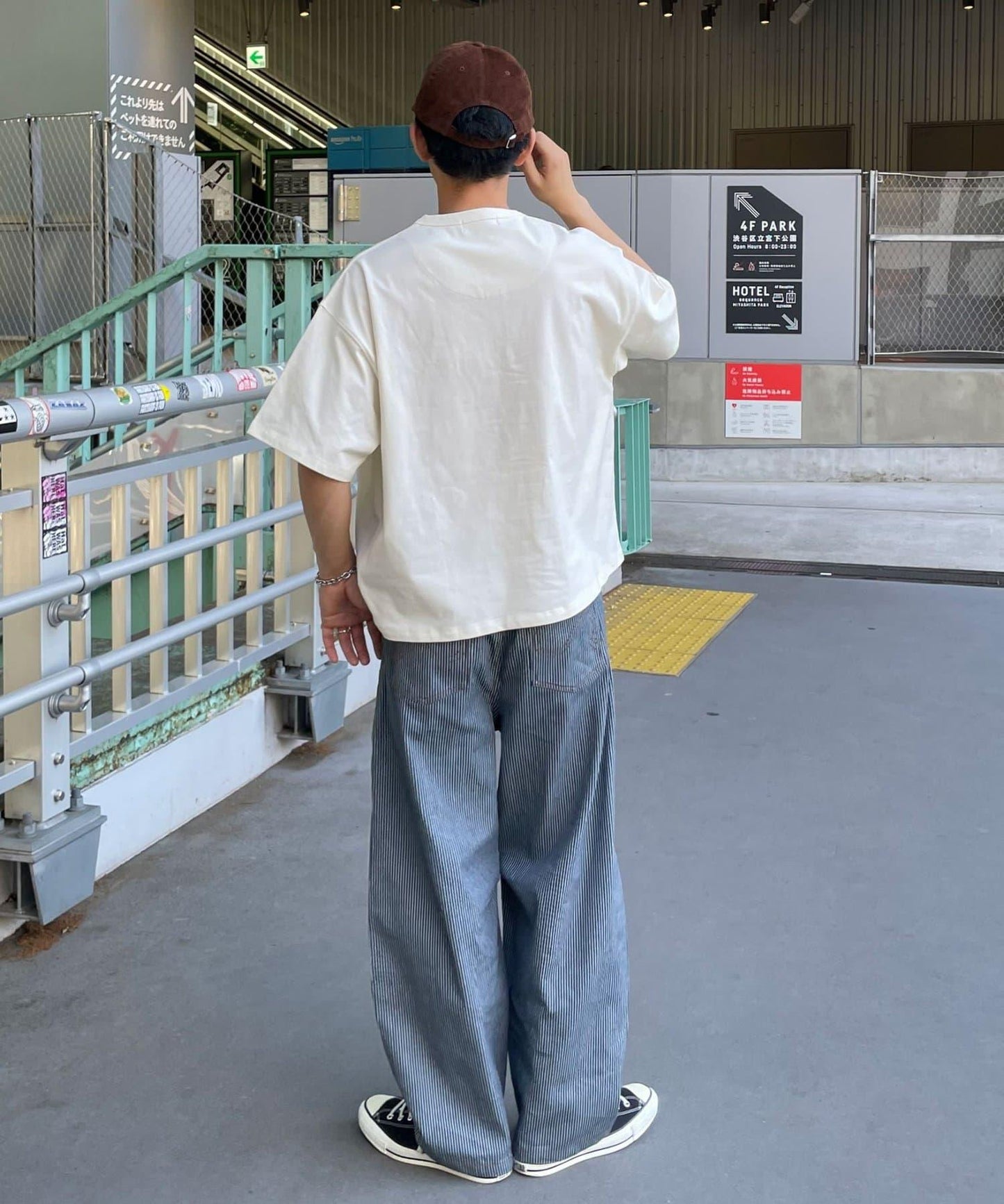 條紋/純色亨利領T恤