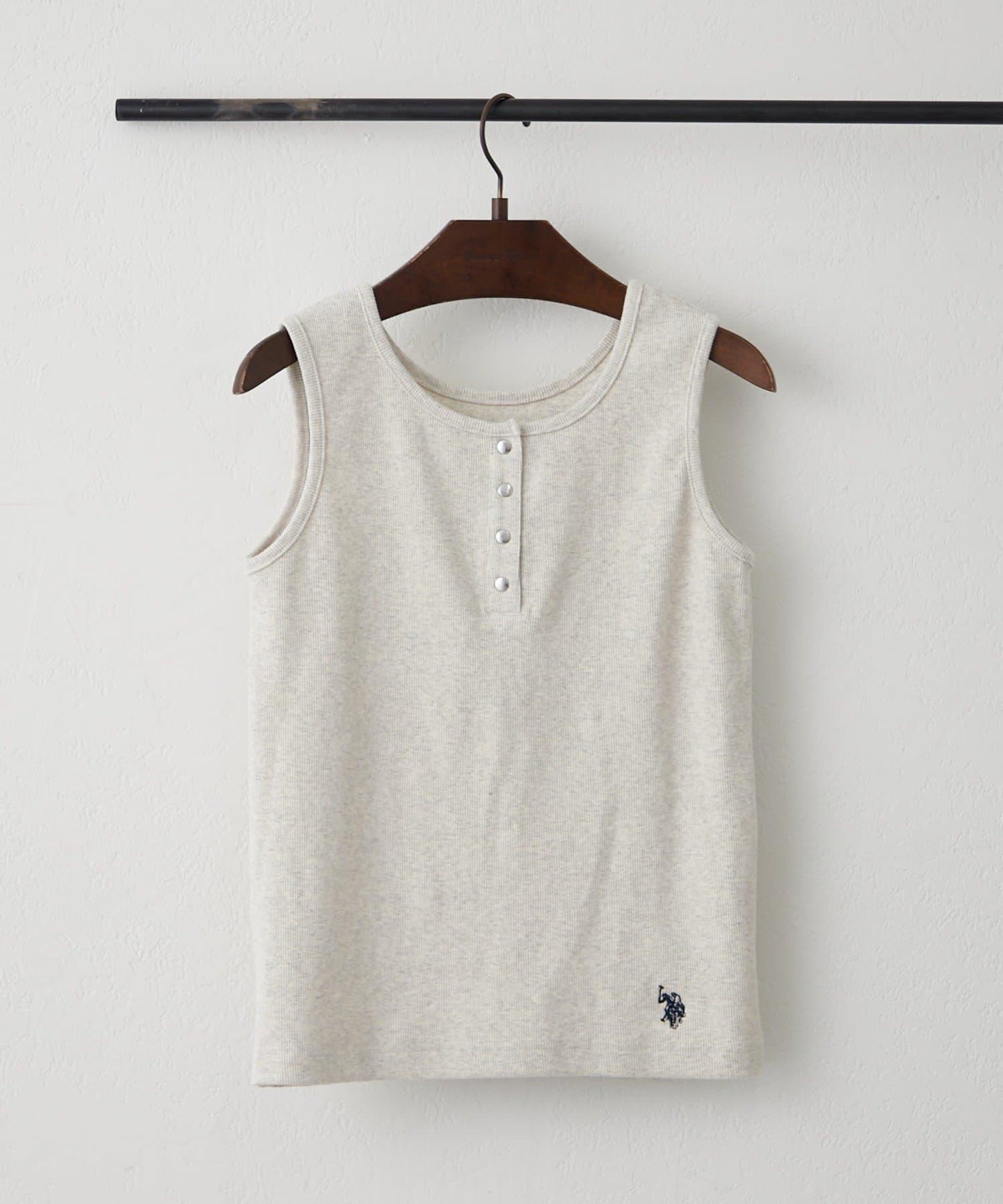 U.S. POLO ASSN. ×RMAF 亨利領背心